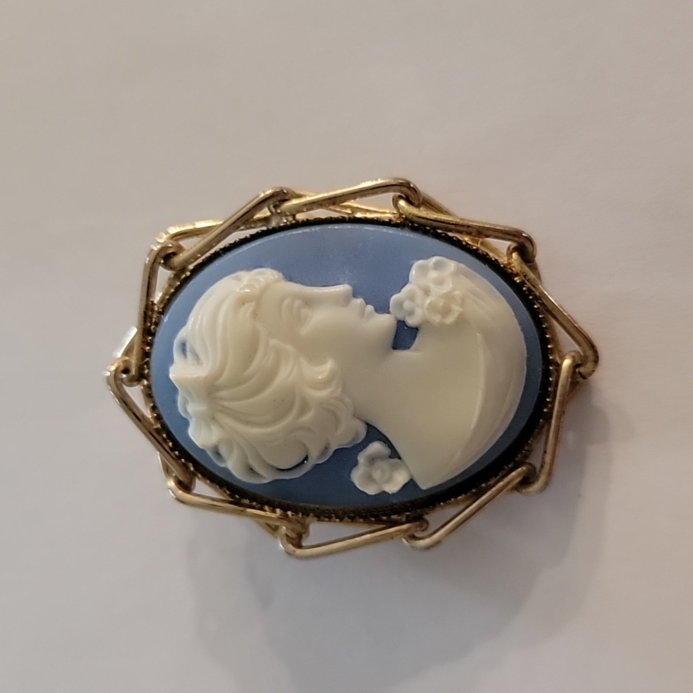 Vintage cameo